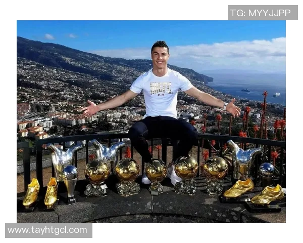 在绿茵场上的隐秘传奇幕后足球明星的真实故事